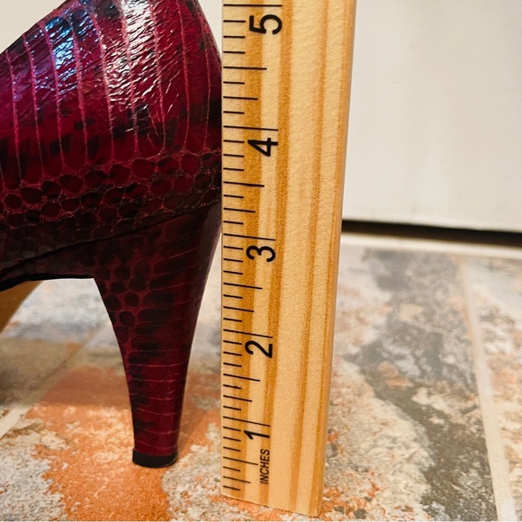🐊Elegant Vince Camuto Leather Snake PrintHigh Heel Pumps! - Picture 14 of 16